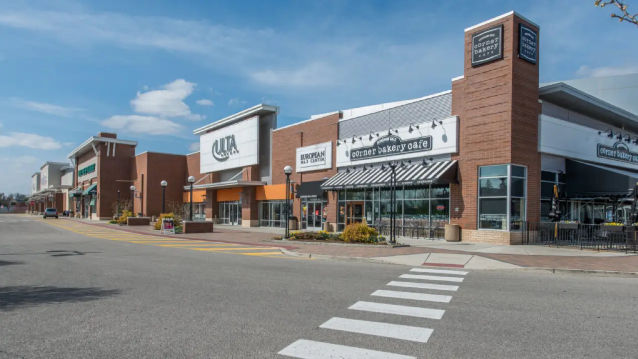 Horsham Gate Shopping Center in Horsham PA 19044.